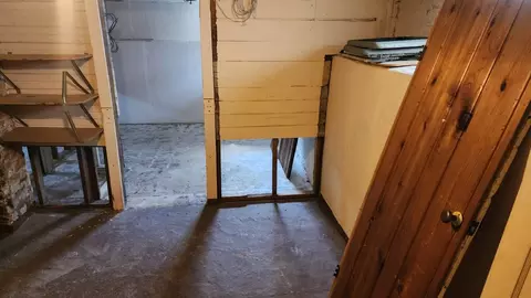 Entry Way - 103 Everett Ave, Spokane, WA 99207 photo 1 of 1