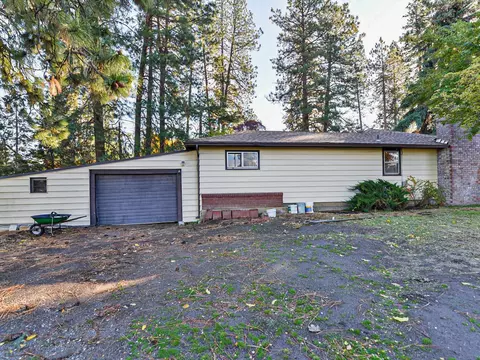 Exterior - 4103 E Pratt Ave, Spokane, WA 99202 photo 6 of 9