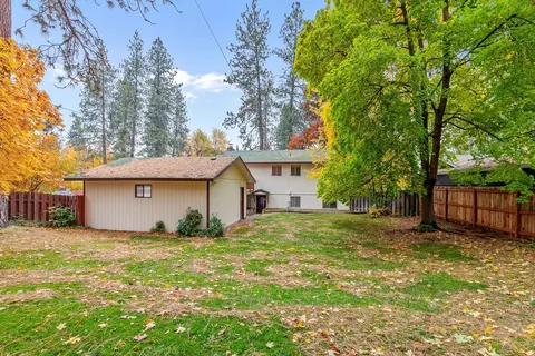 Exterior - 11304 E 17th Ave, Spokane Valley, WA 99206 photo 6 of 7