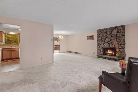 Living - 11304 E 17th Ave, Spokane Valley, WA 99206 photo 2 of 4