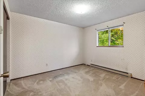 Bedroom - 11304 E 17th Ave, Spokane Valley, WA 99206 photo 1 of 4