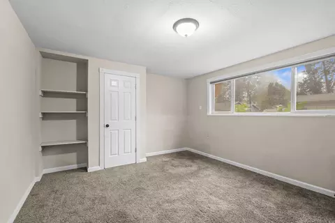 Bedroom - 11303 E 35th Ave, Spokane Valley, WA 99206 photo 5 of 8