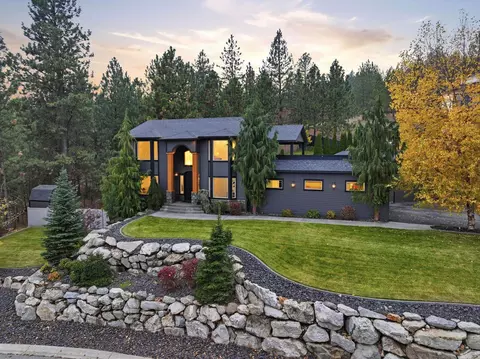 5821 N Del Rey Dr, Otis Orchards, WA 99027