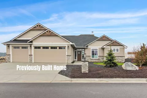 44 E Center Ln, Spokane, WA 99208