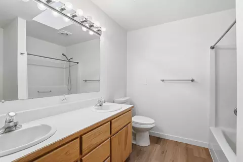Bath - 3620 E Pratt Ave, Spokane, WA 99202 photo 1 of 3
