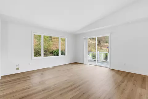 Living - 3620 E Pratt Ave, Spokane, WA 99202 photo 1 of 6