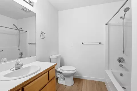 Bath - 3620 E Pratt Ave, Spokane, WA 99202 photo 2 of 3