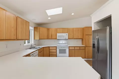 Kitchen - 3620 E Pratt Ave, Spokane, WA 99202 photo 1 of 3