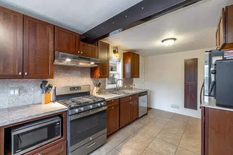 Kitchen - 7009 E Fairview Ave, Spokane, WA 99212 photo 1 of 4