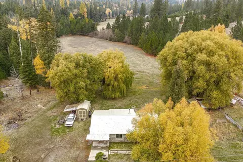 24727 E Blanchard Rd, Newport, WA 99156