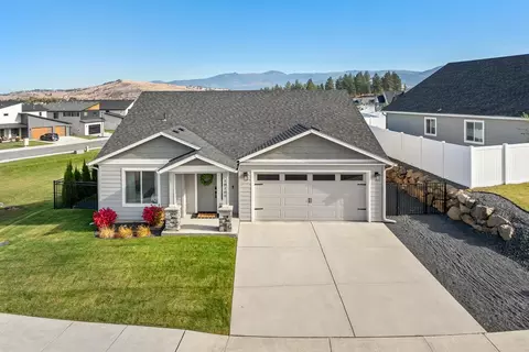 18105 E Selkirk Estates Rd, Greenacres, WA 99016