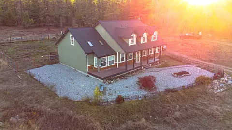 20701 W South Bank Rd, Nine Mile Falls, WA 99026
