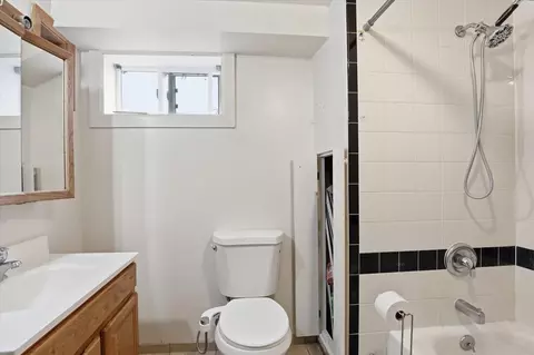 Bath - 6804 E 10th Ave, Spokane Valley, WA 99212 photo 4 of 5