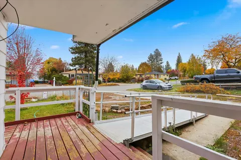 Exterior - 6804 E 10th Ave, Spokane Valley, WA 99212 photo 4 of 10