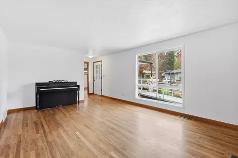 Living - 6804 E 10th Ave, Spokane Valley, WA 99212 photo 2 of 2