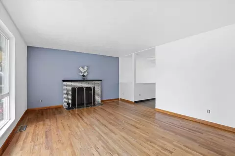 Living - 6804 E 10th Ave, Spokane Valley, WA 99212 photo 1 of 2
