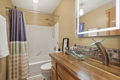 Bath - 4910 E 15th Ave, Spokane Valley, WA 99212 photo 3 of 3