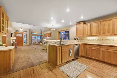 Entry Way - 4910 E 15th Ave, Spokane Valley, WA 99212 photo 2 of 2
