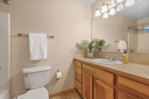 Bath - 4910 E 15th Ave, Spokane Valley, WA 99212 photo 2 of 3