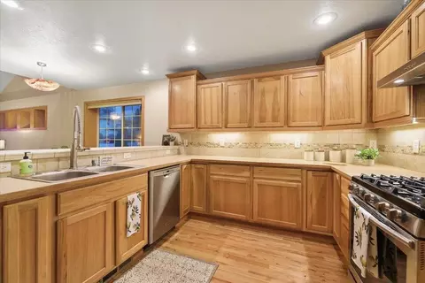 Kitchen - 4910 E 15th Ave, Spokane Valley, WA 99212 photo 1 of 3