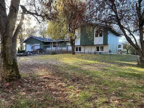 27603 N Cottonwood Rd, Chattaroy, WA 99003