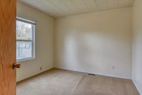 553 E Olympic Ave, Spokane, WA 99207 photo 6