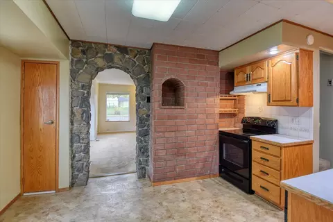 553 E Olympic Ave, Spokane, WA 99207 photo 11