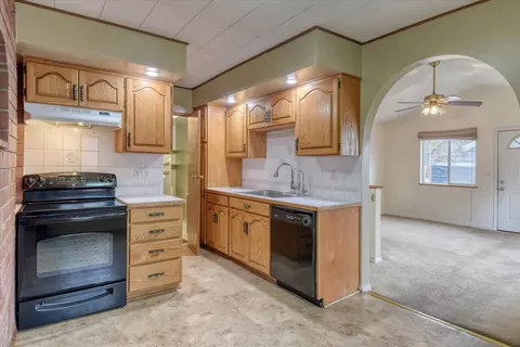 553 E Olympic Ave, Spokane, WA 99207 photo 10