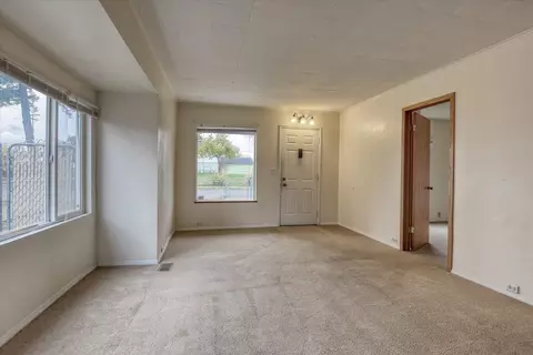 553 E Olympic Ave, Spokane, WA 99207 photo 5