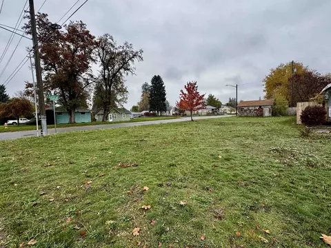 5826 N Madison St, Spokane, WA 99205