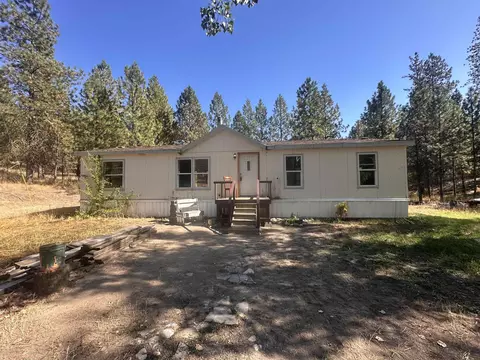 6442 Pascal Loop Rd, Fruitland, WA 99129