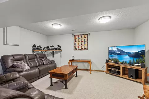 Living - 11613 E 48th Ave, Spokane Valley, WA 99206 photo 2 of 2