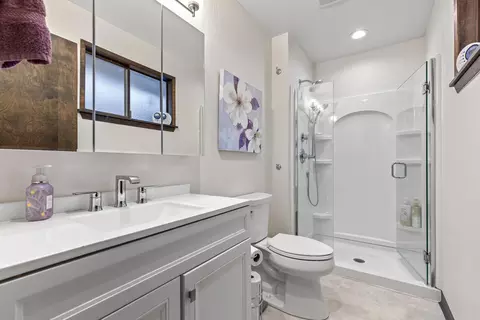 Bath - 11613 E 48th Ave, Spokane Valley, WA 99206 photo 1 of 3