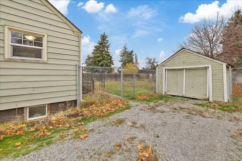 Exterior - 10309 E Springfield Ave, Spokane Valley, WA 99206 photo 3 of 7