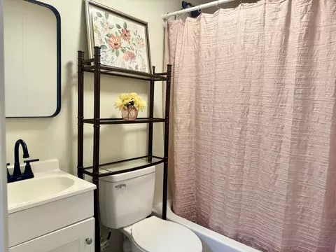 Bath - 9513 E 4th Ave, Spokane Valley, WA 99206 photo 1 of 1