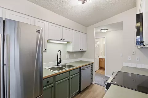Kitchen - 304 E Weile Ave # 3, Spokane, WA 99208 photo 2 of 3