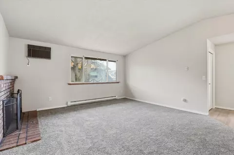 Living - 304 E Weile Ave # 3, Spokane, WA 99208 photo 2 of 5