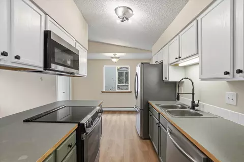 Kitchen - 304 E Weile Ave # 3, Spokane, WA 99208 photo 3 of 3