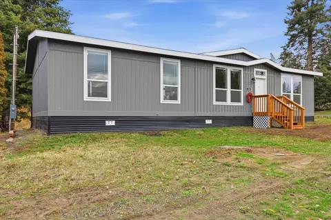 155 E Lake St, Rockford, WA 99030