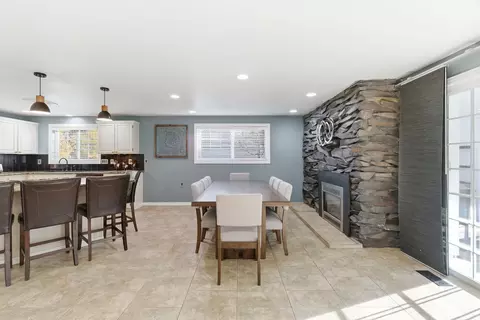 Dining - 13404 E 24th Ave, Spokane Valley, WA 99216 photo 1 of 2