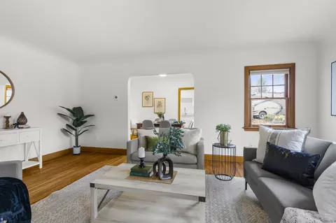 Living - 106 E 29th Ave, Spokane, WA 99203 photo 4 of 4