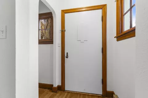 Entry Way - 106 E 29th Ave, Spokane, WA 99203 photo 1 of 2