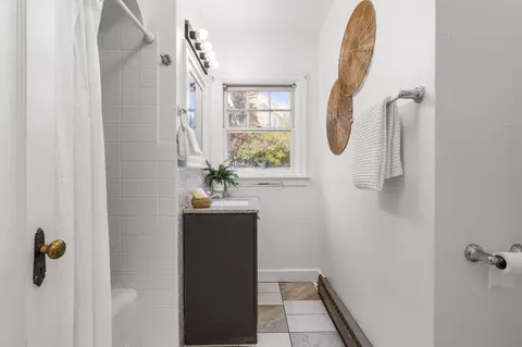 Bath - 106 E 29th Ave, Spokane, WA 99203 photo 1 of 2