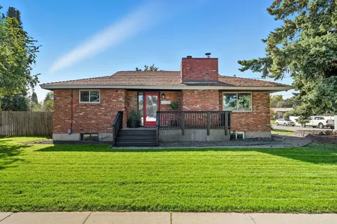 Exterior - 13704 E 16th Ave, Spokane Valley, WA 99216 photo 2 of 11