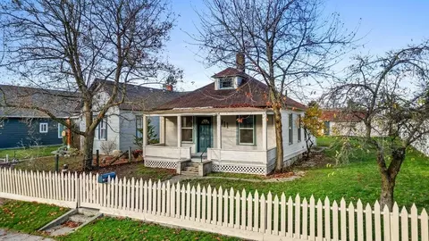 Exterior - 1911 E 6th Ave, Spokane, WA 99202 photo 2 of 12