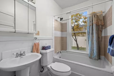 Bath - 1911 E 6th Ave, Spokane, WA 99202 photo 1 of 1