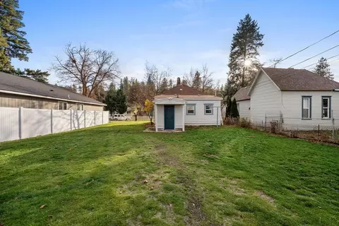 Exterior - 1911 E 6th Ave, Spokane, WA 99202 photo 5 of 12