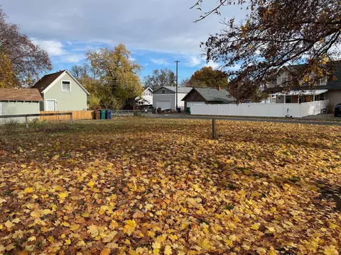 13 W Nn W Spofford Ave, Spokane, WA 99205