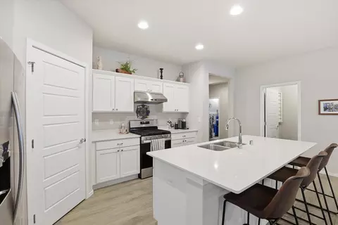 Kitchen - 1129 E Gallium Ln, Colbert, WA 99005 photo 4 of 6