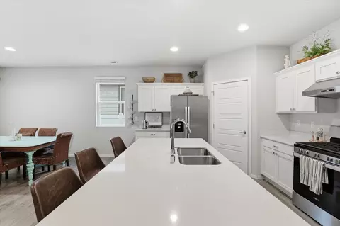 Kitchen - 1129 E Gallium Ln, Colbert, WA 99005 photo 3 of 6